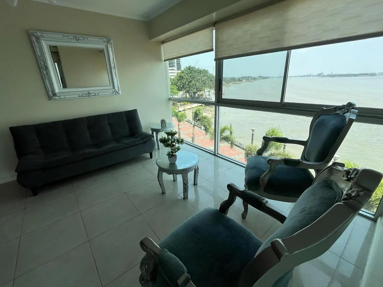 Blue Suite In Puerto Santa Ana With A View Of The River! 瓜亚基尔
